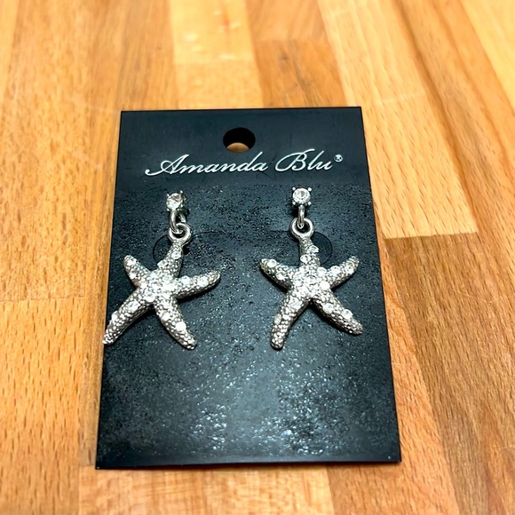 Assorted fashion earrings. - Picture 13 of 15